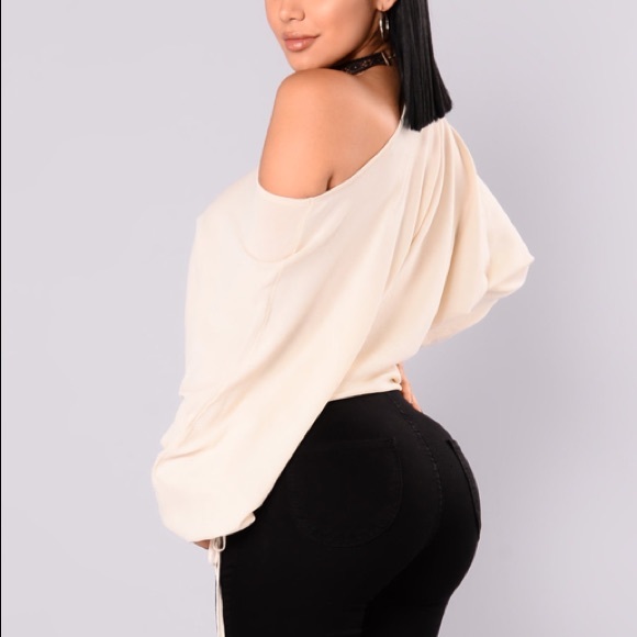 (SOLD) Most Girls Top - Picture 3 of 4